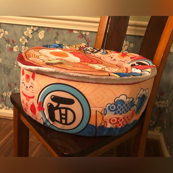 *HOST PICK*Cat Bed; 3-Pc.Set;Chinese Theme;Shell, Removable Cushion & Velcro Lid - Picture 2 of 6